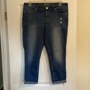 Apt 9 Slim Fit Distressed Capris